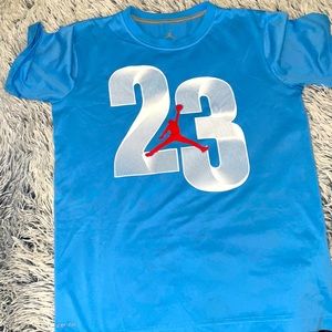 Boys Jordan dry fit shirt xl